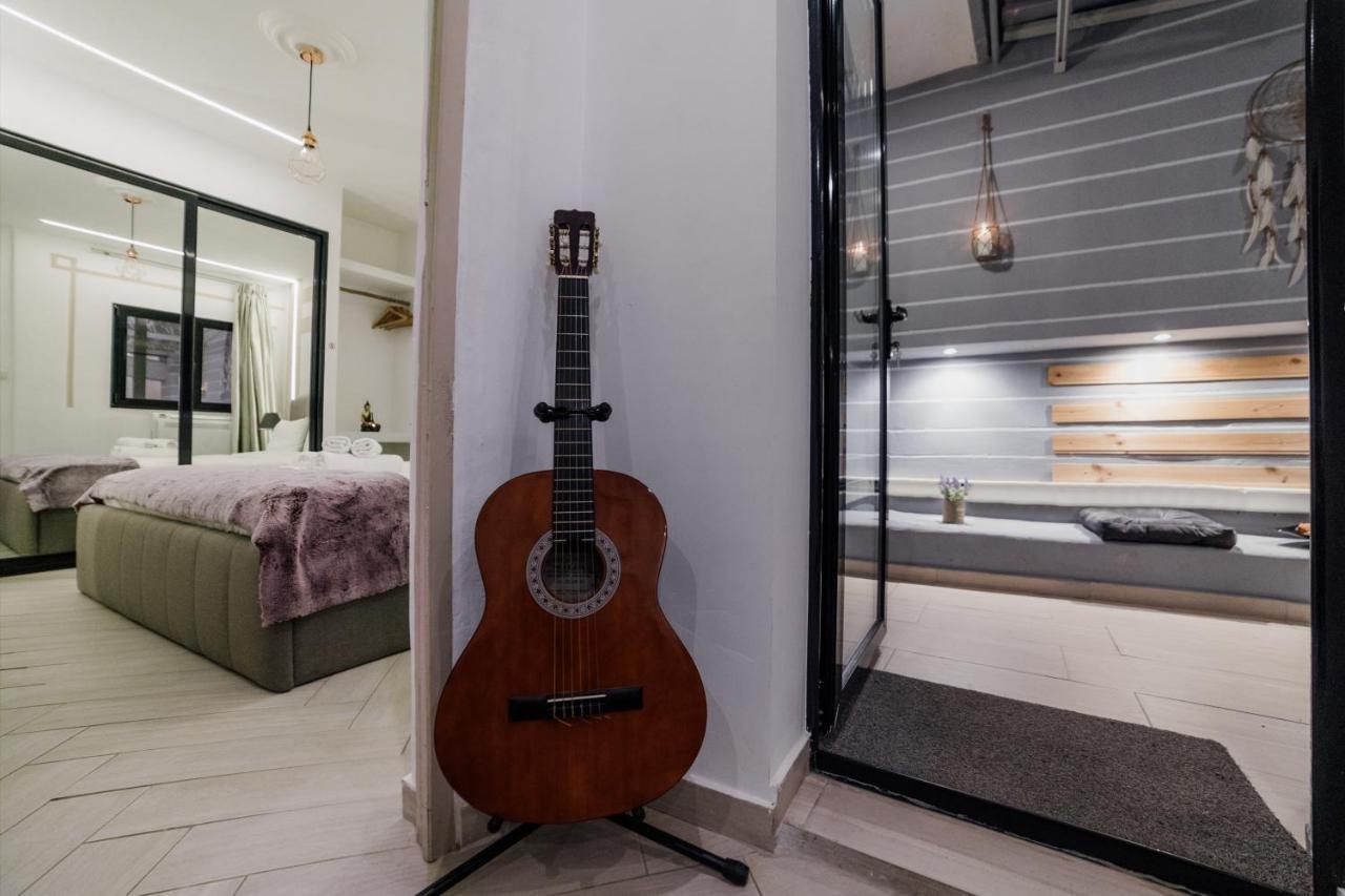 Cutest White-tower With A Private Patio Apartment Thessaloniki